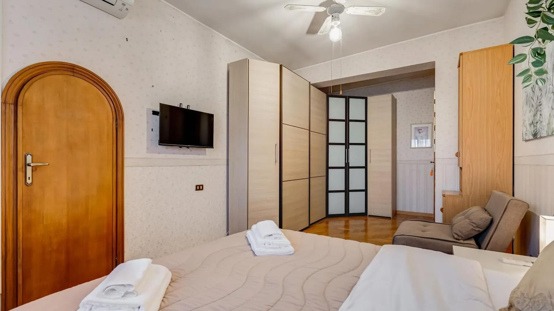 The Elegant Penthouse - Ampio Attico Con Posto Auto Apartment Rome Italy